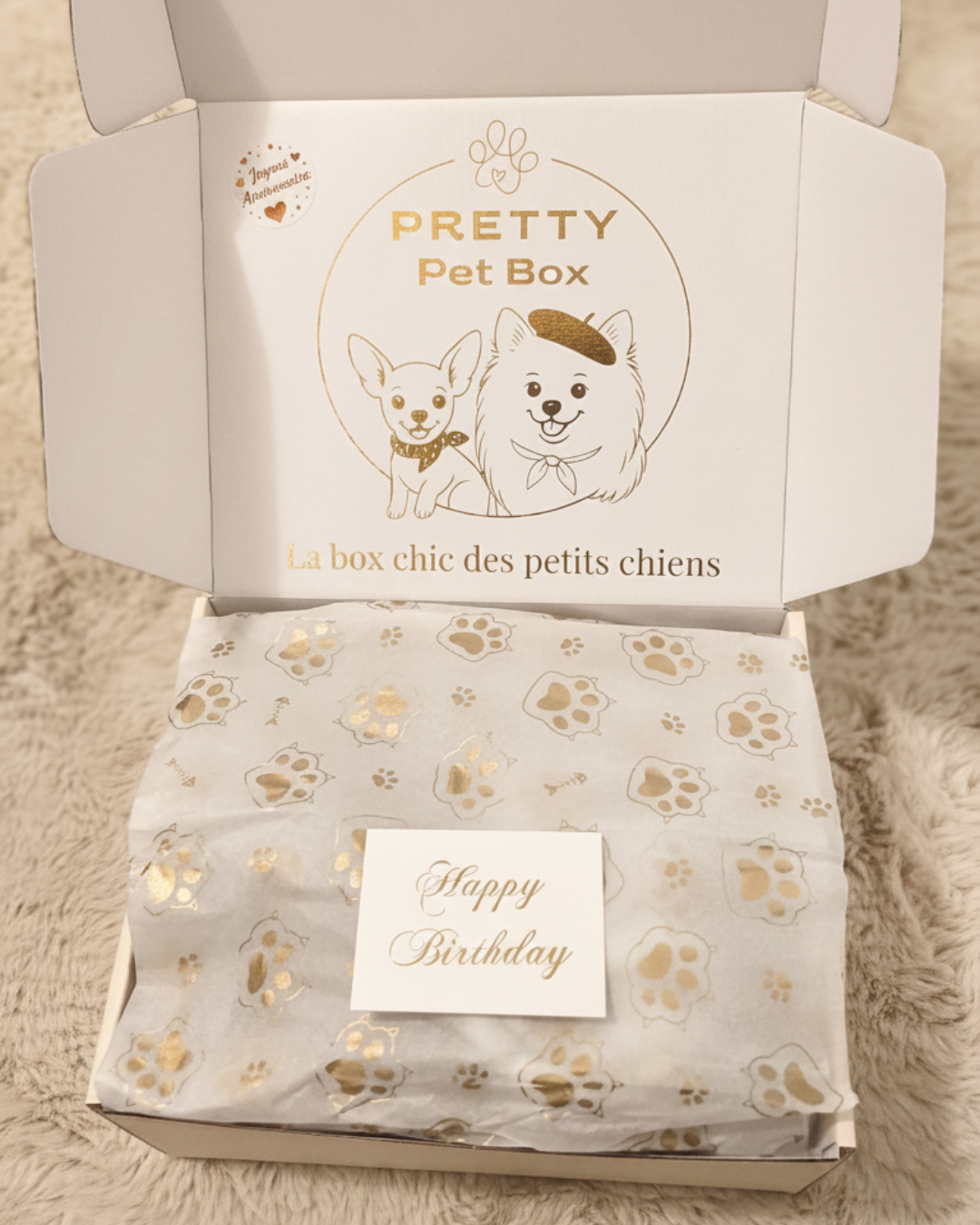 La box à offrir à un petit chien, coffret contenant 4 produits, sans abonnement, sans engagement. Les spitz, chihuahuas, teckels seront les plus heureux de recevoir ce cadeau.